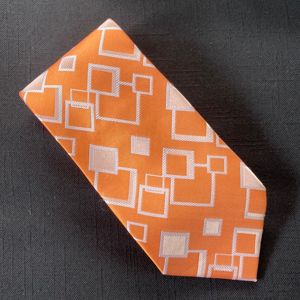 Venetto Collection Mod Retro Orange and White Geometric Wide Men’s Tie